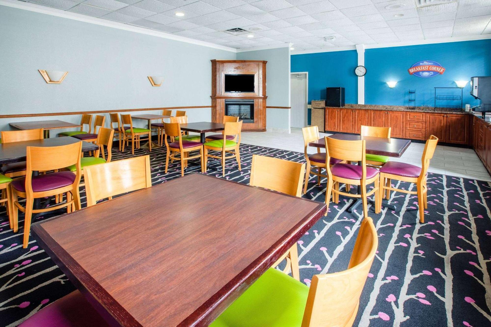 Motel Baymont By Wyndham Northwood Extérieur photo