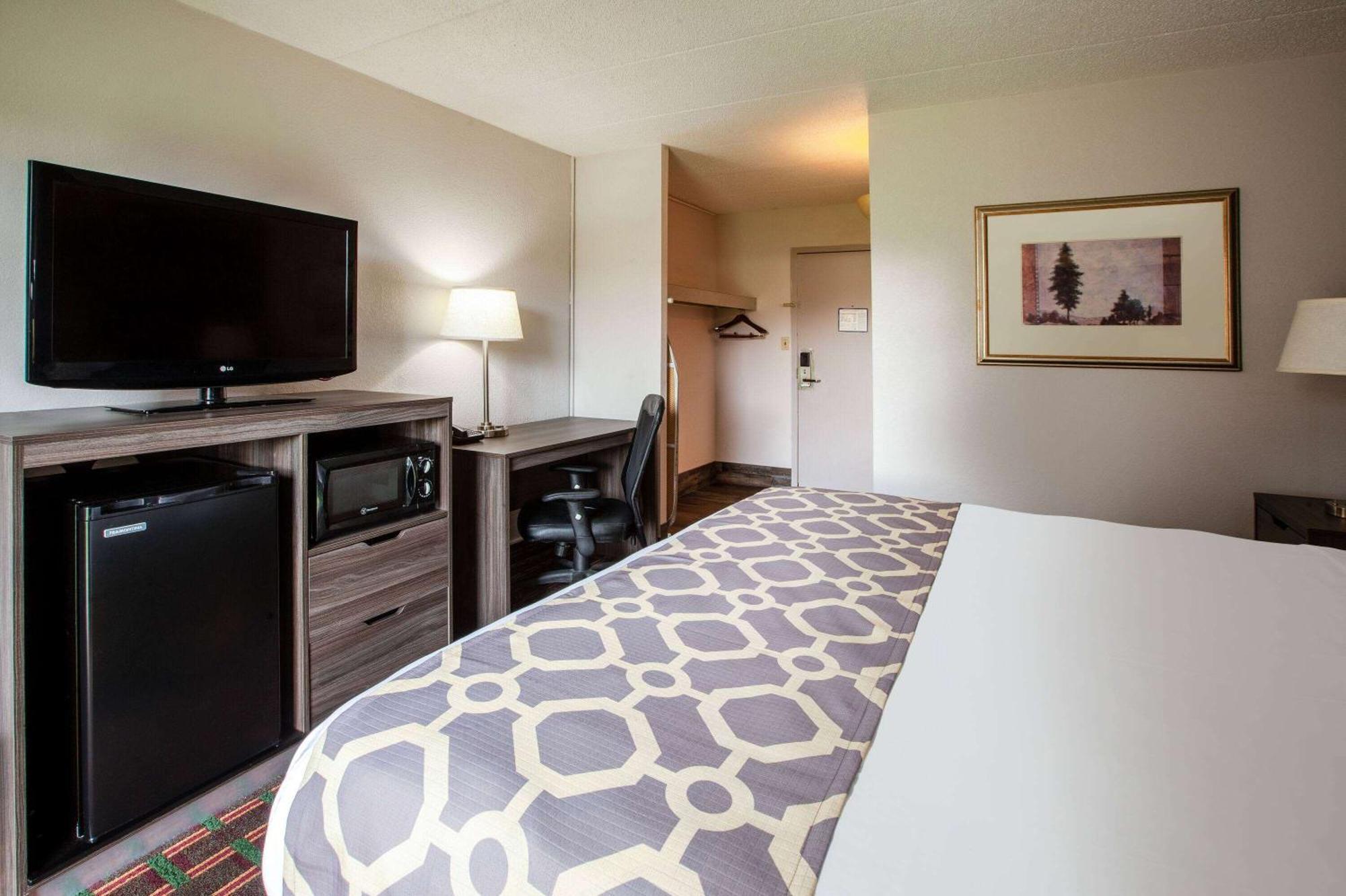Motel Baymont By Wyndham Northwood Extérieur photo