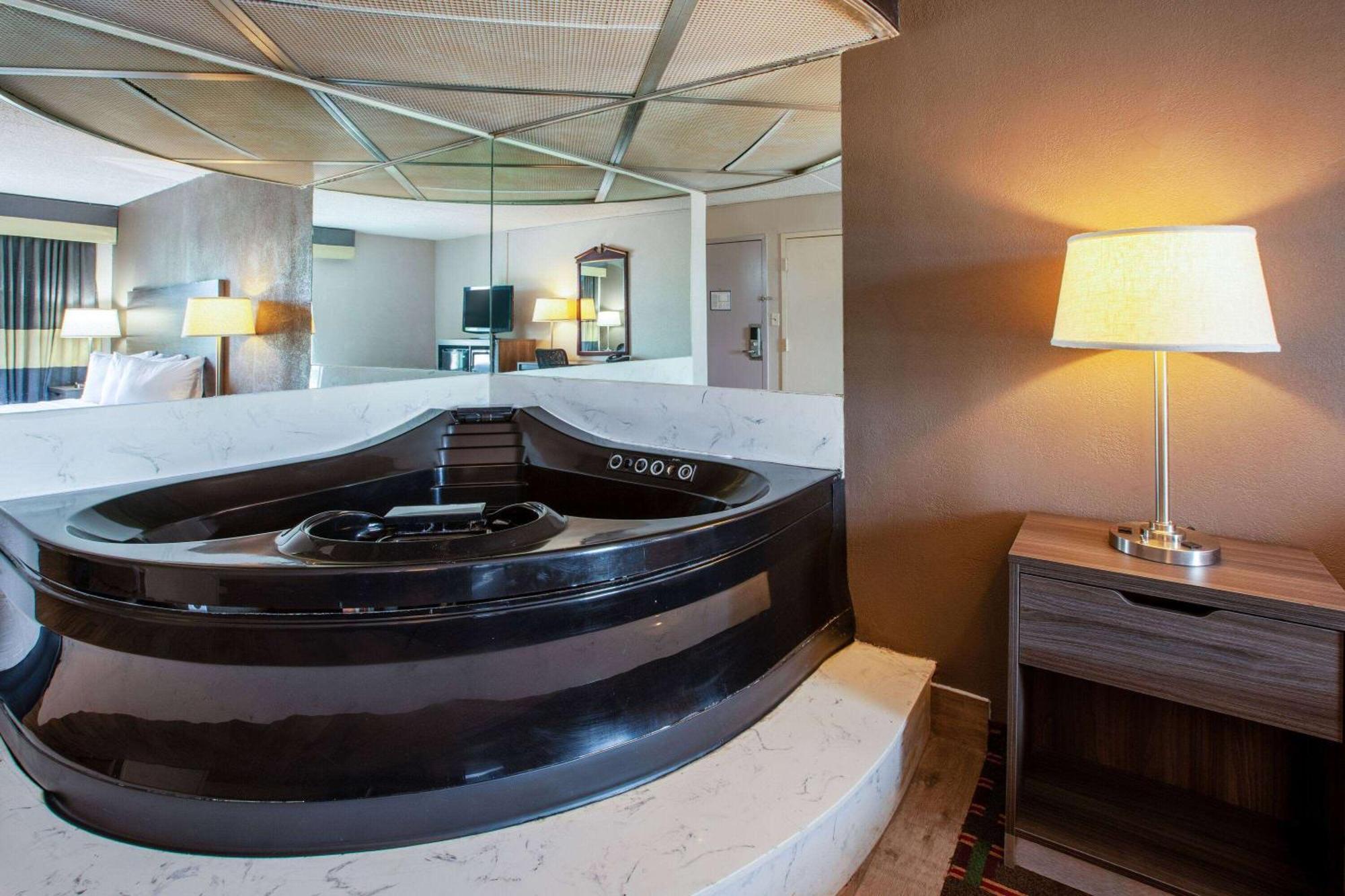 Motel Baymont By Wyndham Northwood Extérieur photo