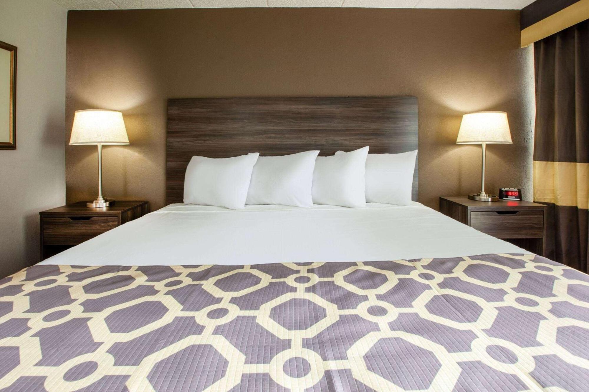 Motel Baymont By Wyndham Northwood Extérieur photo