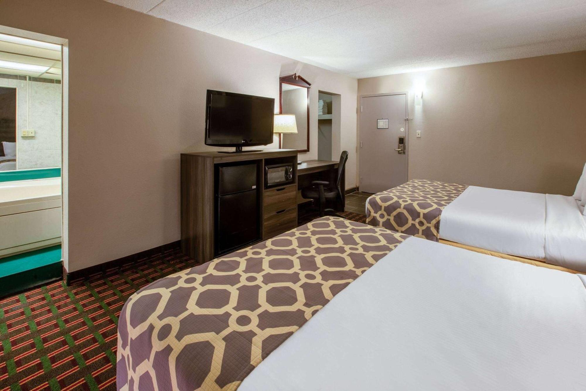 Motel Baymont By Wyndham Northwood Extérieur photo