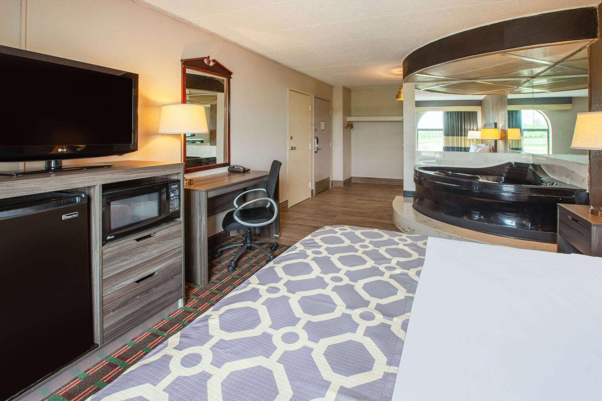 Motel Baymont By Wyndham Northwood Extérieur photo